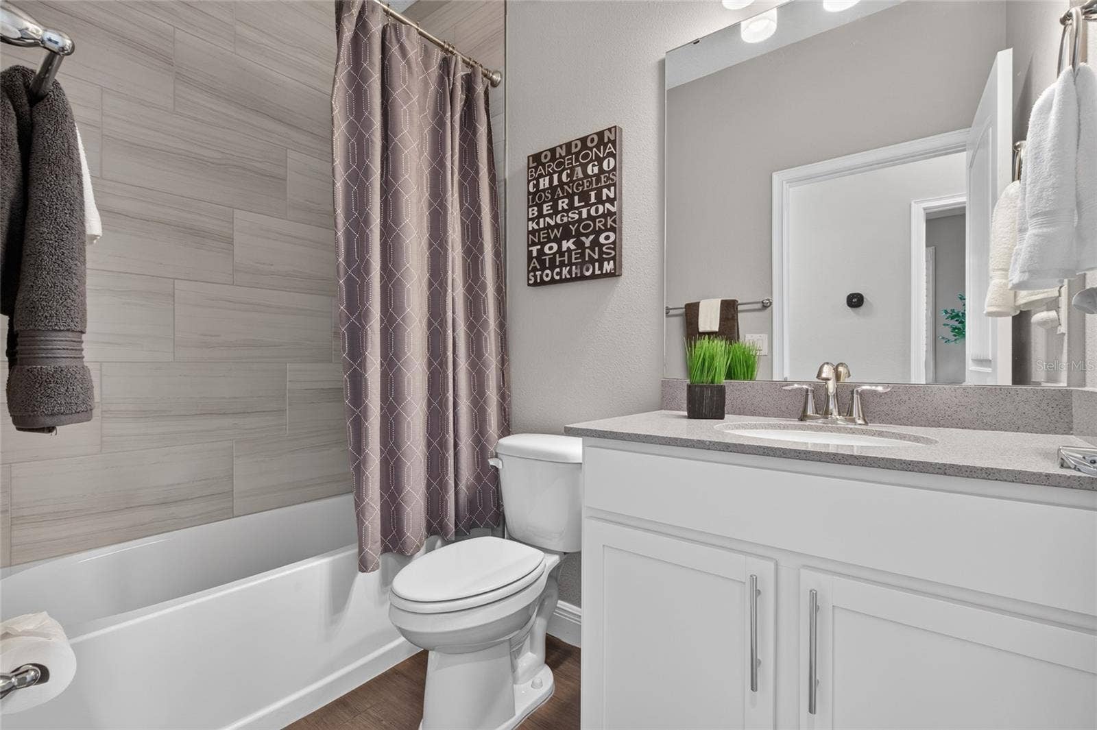 4408 BEDFORD WAY, Leesburg, FL 34748 second bathroom, ceramic tile