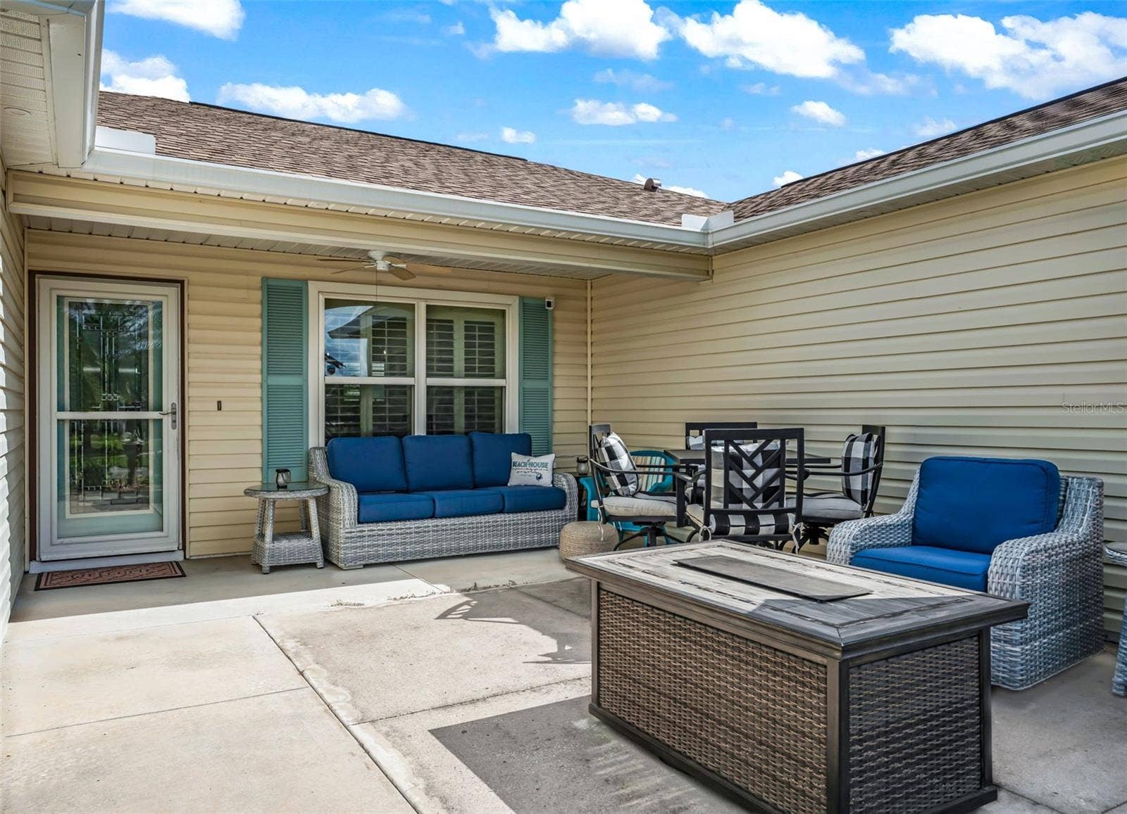 3229 DRESSENDORFER DRIVE, The Villages, FL 32163 Great area to entertain or visit with yoru neighbors.