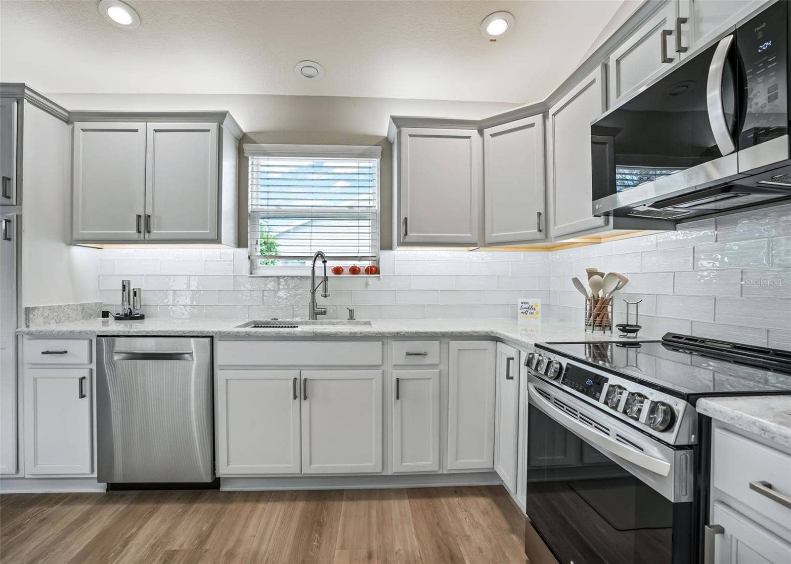 3229 DRESSENDORFER DRIVE, The Villages, FL 32163 3229 DRESSENDORFER DRIVE, The Villages, FL 32163