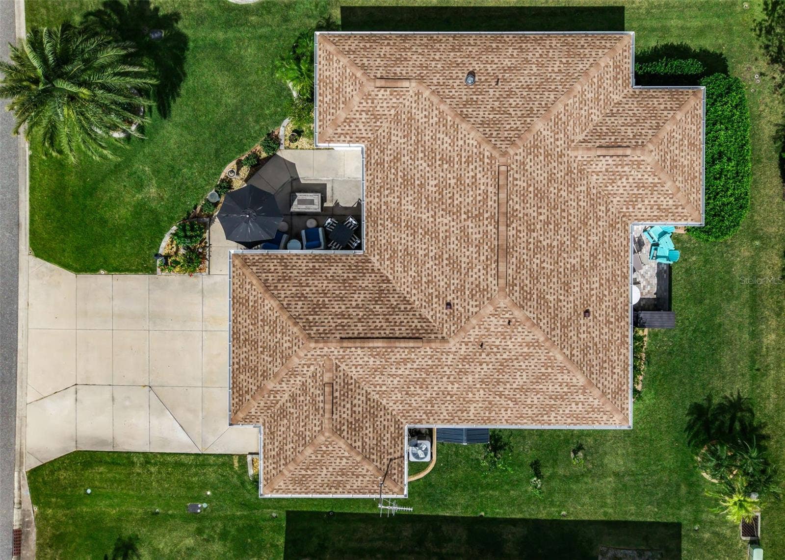 3229 DRESSENDORFER DRIVE, The Villages, FL 32163 Newer Roof 2025