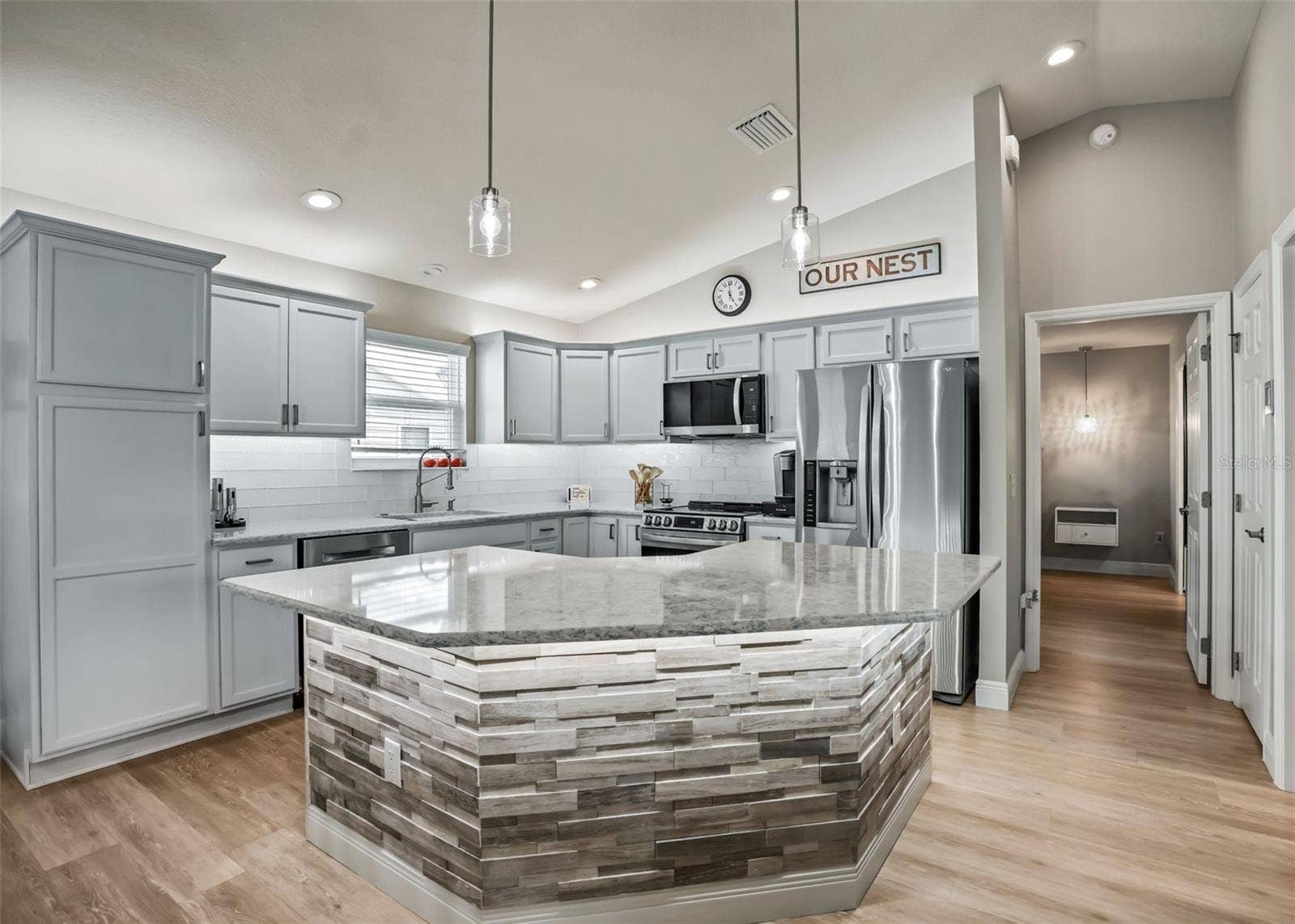 3229 DRESSENDORFER DRIVE, The Villages, FL 32163 Quartz Countertops