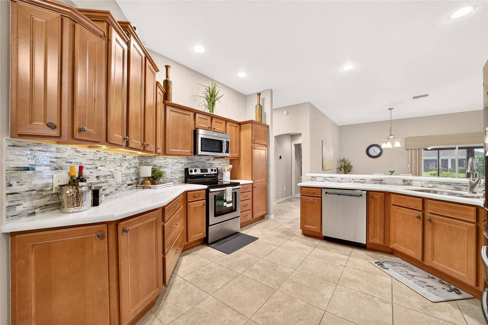 588 BRADFORD LOOP, The Villages, FL 32163 588 BRADFORD LOOP, The Villages, FL 32163