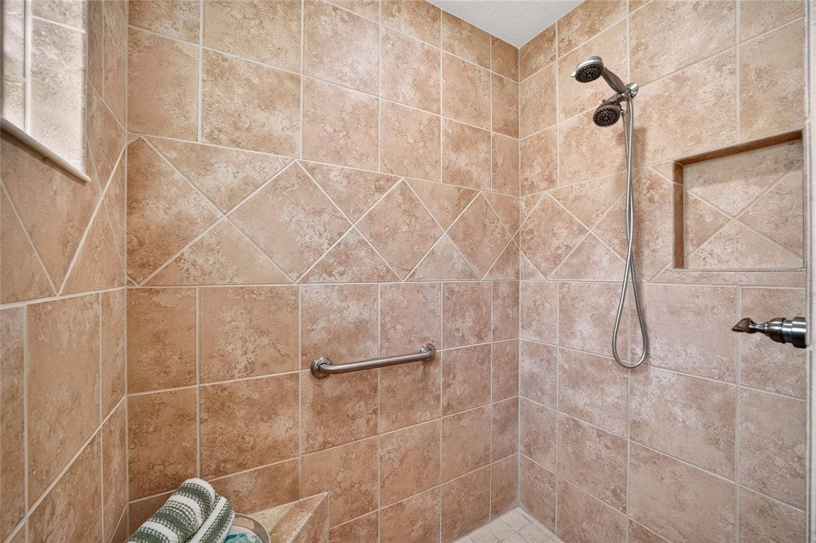 588 BRADFORD LOOP, The Villages, FL 32163 588 BRADFORD LOOP, The Villages, FL 32163