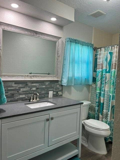2368 CONESTOGA DRIVE, Leesburg, FL 34748 Guest Bathroom