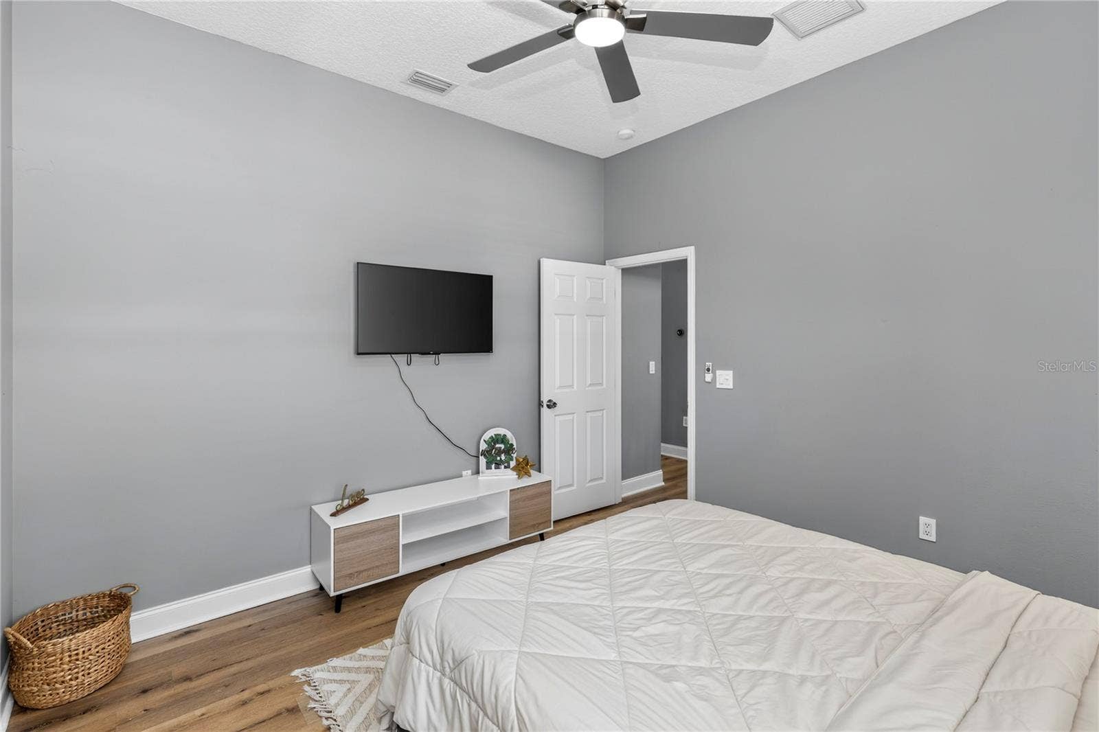 10240 BARRINGTON COURT, Leesburg, FL 34788