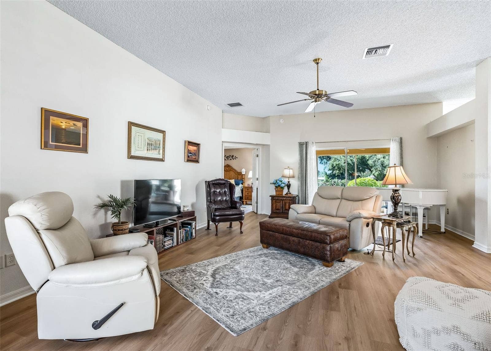 3516 WHITING WAY, The Villages, FL 32162 3516 WHITING WAY, The Villages, FL 32162