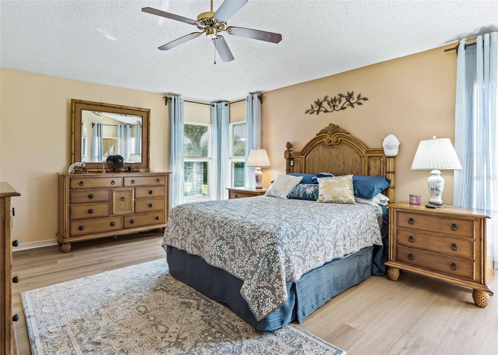 3516 WHITING WAY, The Villages, FL 32162 3516 WHITING WAY, The Villages, FL 32162