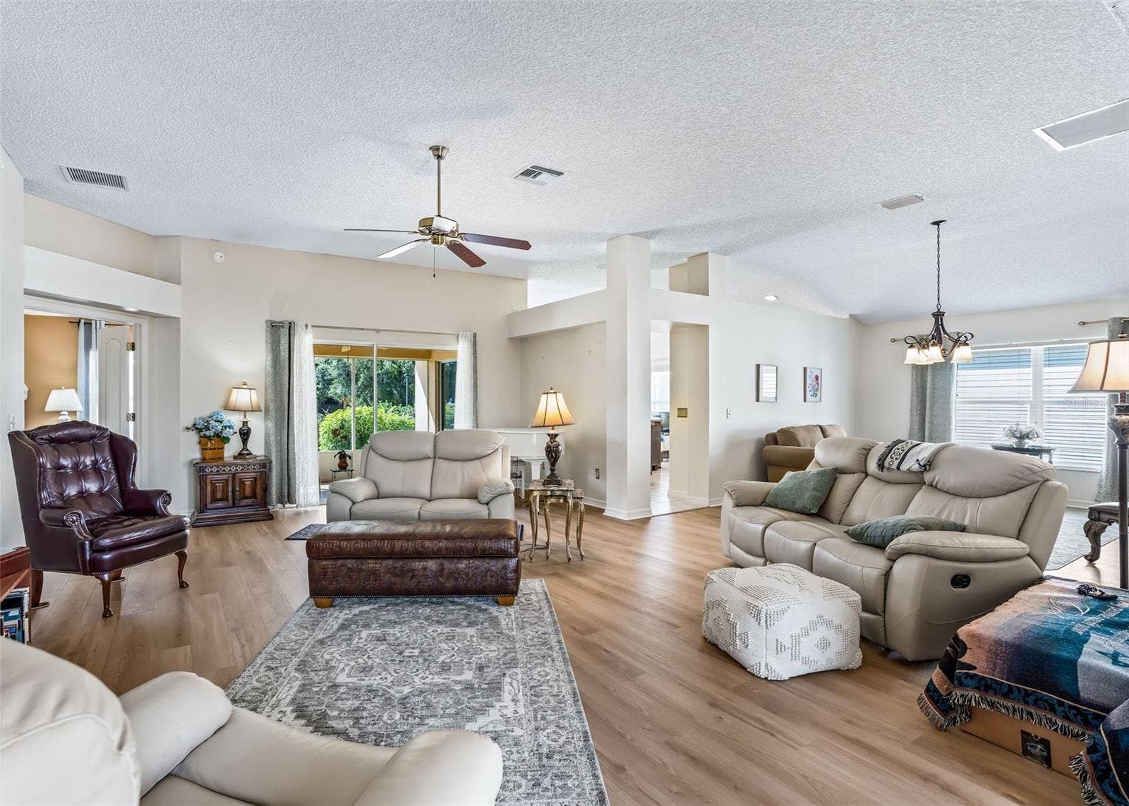 3516 WHITING WAY, The Villages, FL 32162 3516 WHITING WAY, The Villages, FL 32162