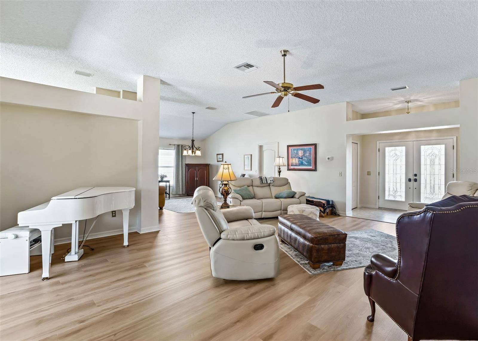 3516 WHITING WAY, The Villages, FL 32162 3516 WHITING WAY, The Villages, FL 32162