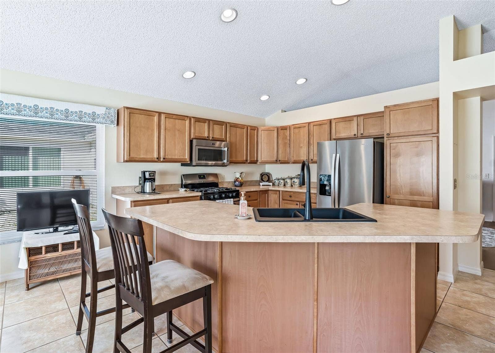 3516 WHITING WAY, The Villages, FL 32162 3516 WHITING WAY, The Villages, FL 32162