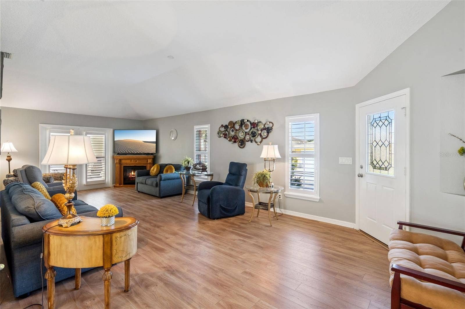 4900 CANOE COURT, Tavares, FL 32778 Living Room - 30.7 X 13.4