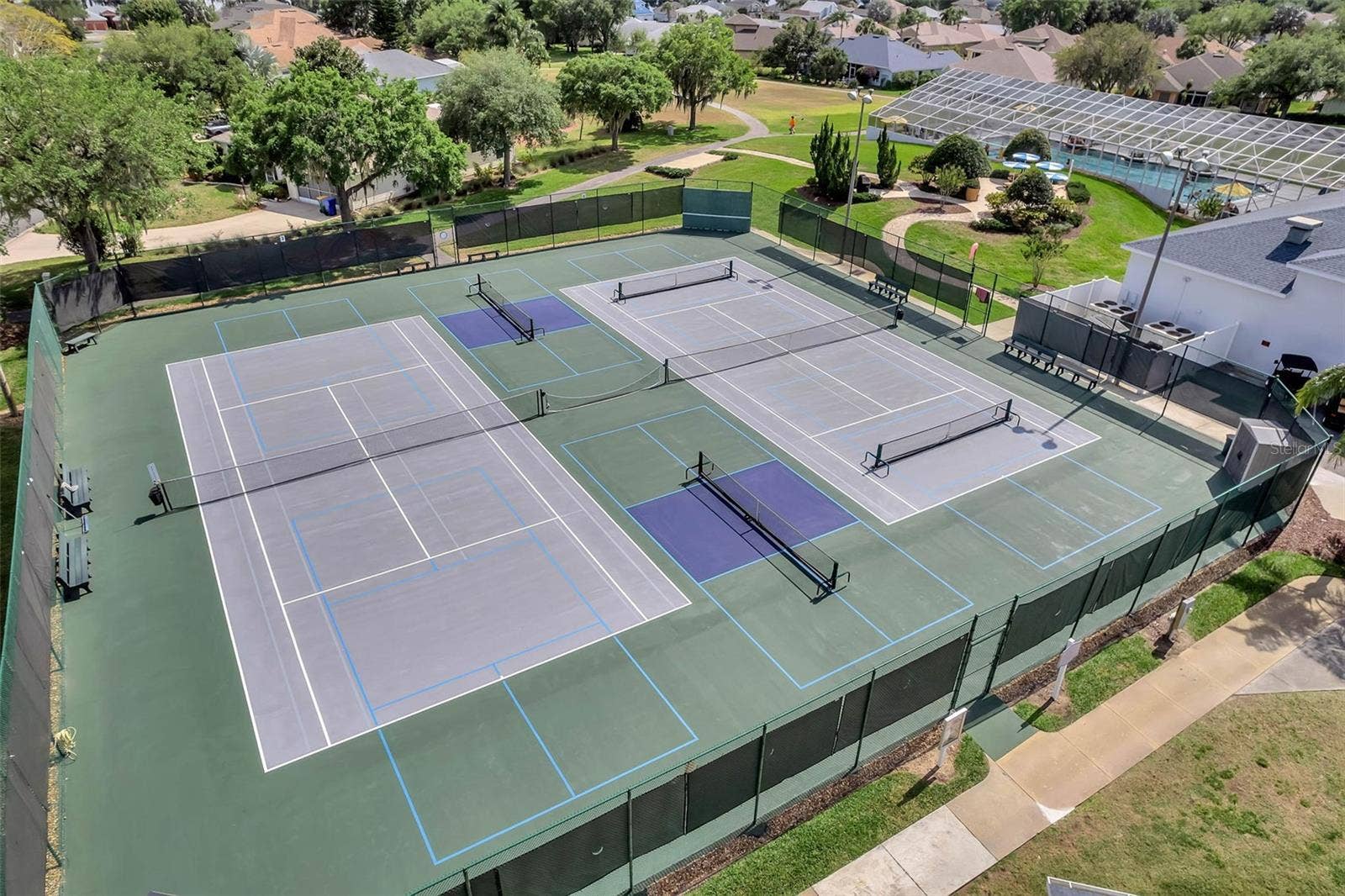 4900 CANOE COURT, Tavares, FL 32778 Pickleball and tennis courts.