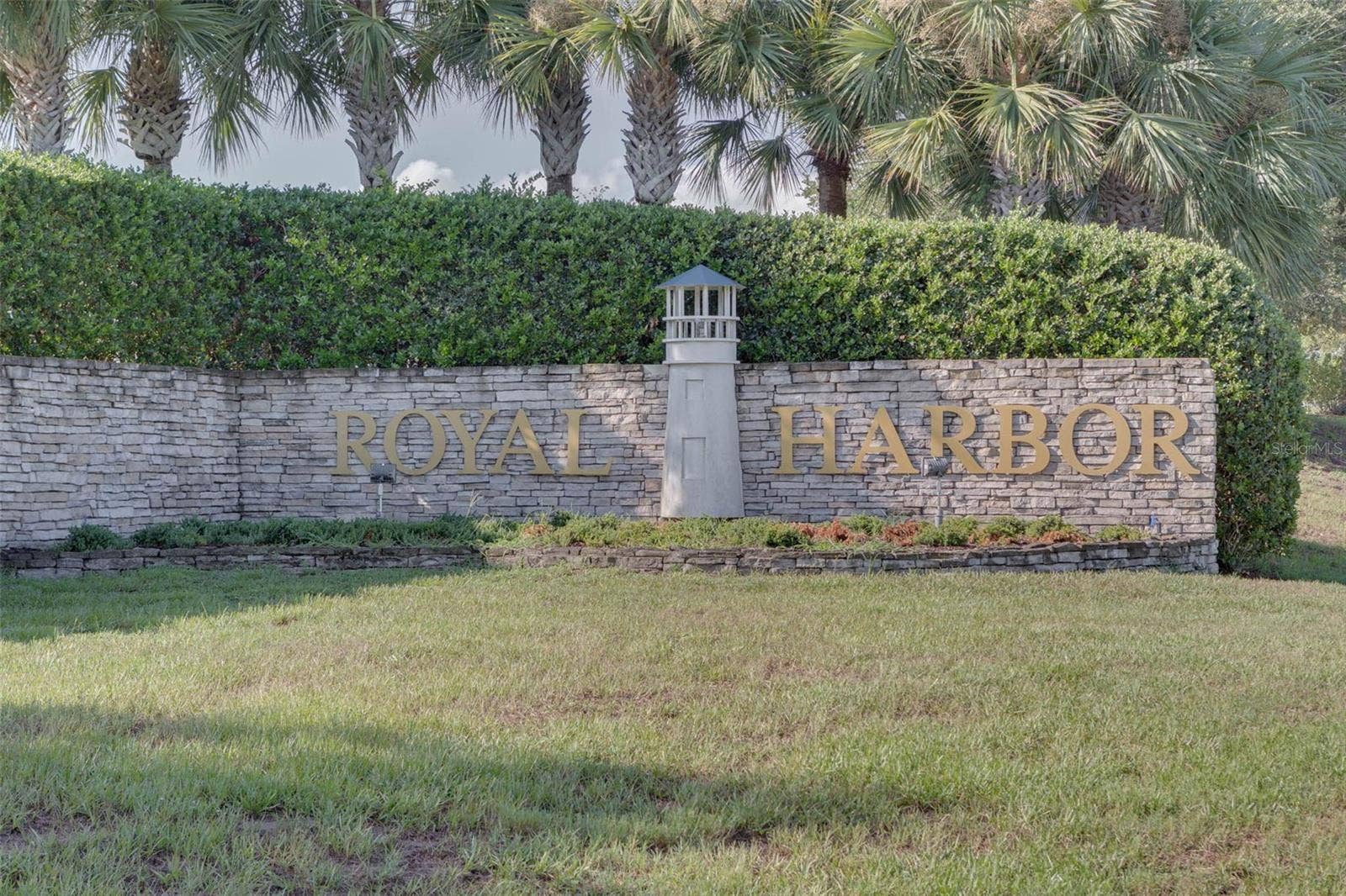 4900 CANOE COURT, Tavares, FL 32778 Royal Harbor entrance.