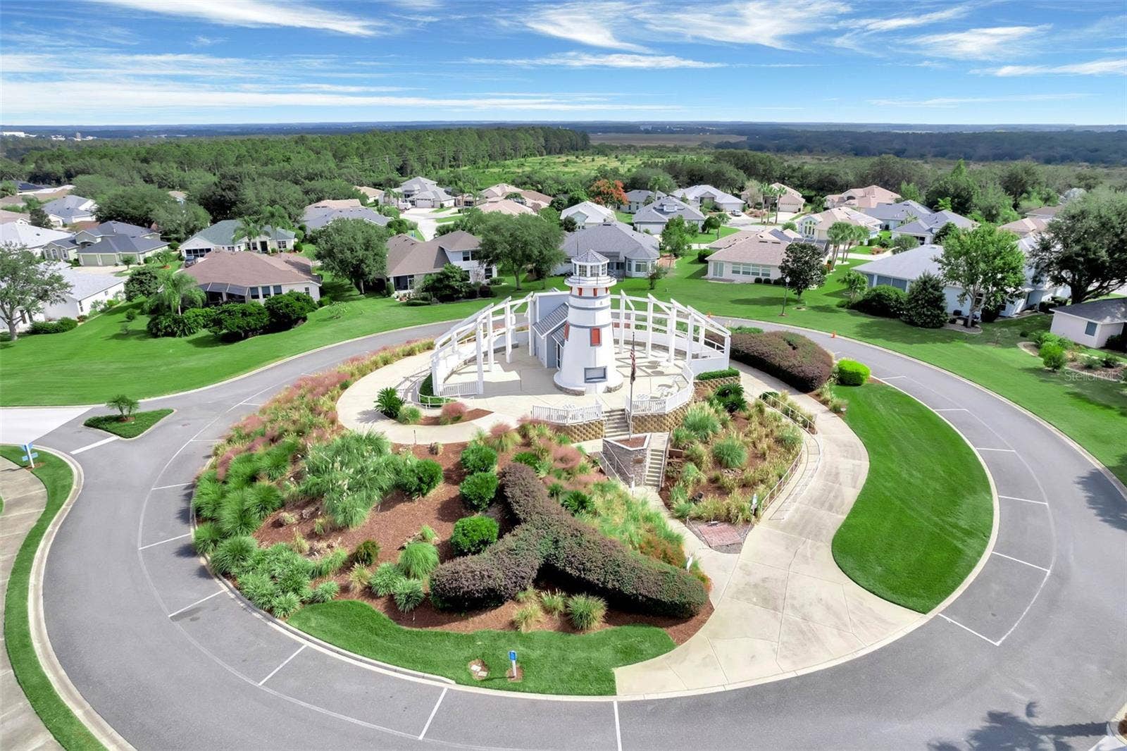 4900 CANOE COURT, Tavares, FL 32778 The Royal Harbor lighthouse.