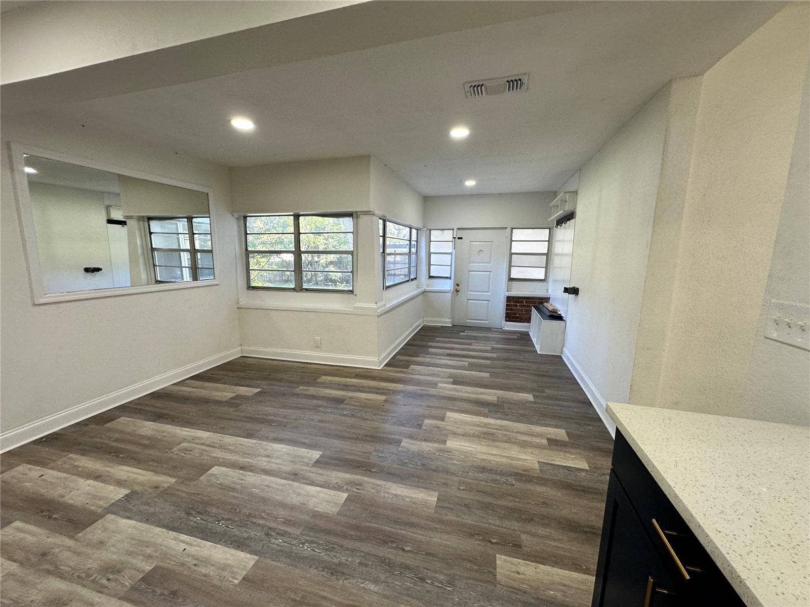 1208 BONAIRE DRIVE, Leesburg, FL 34748 Foyer and Dinnette