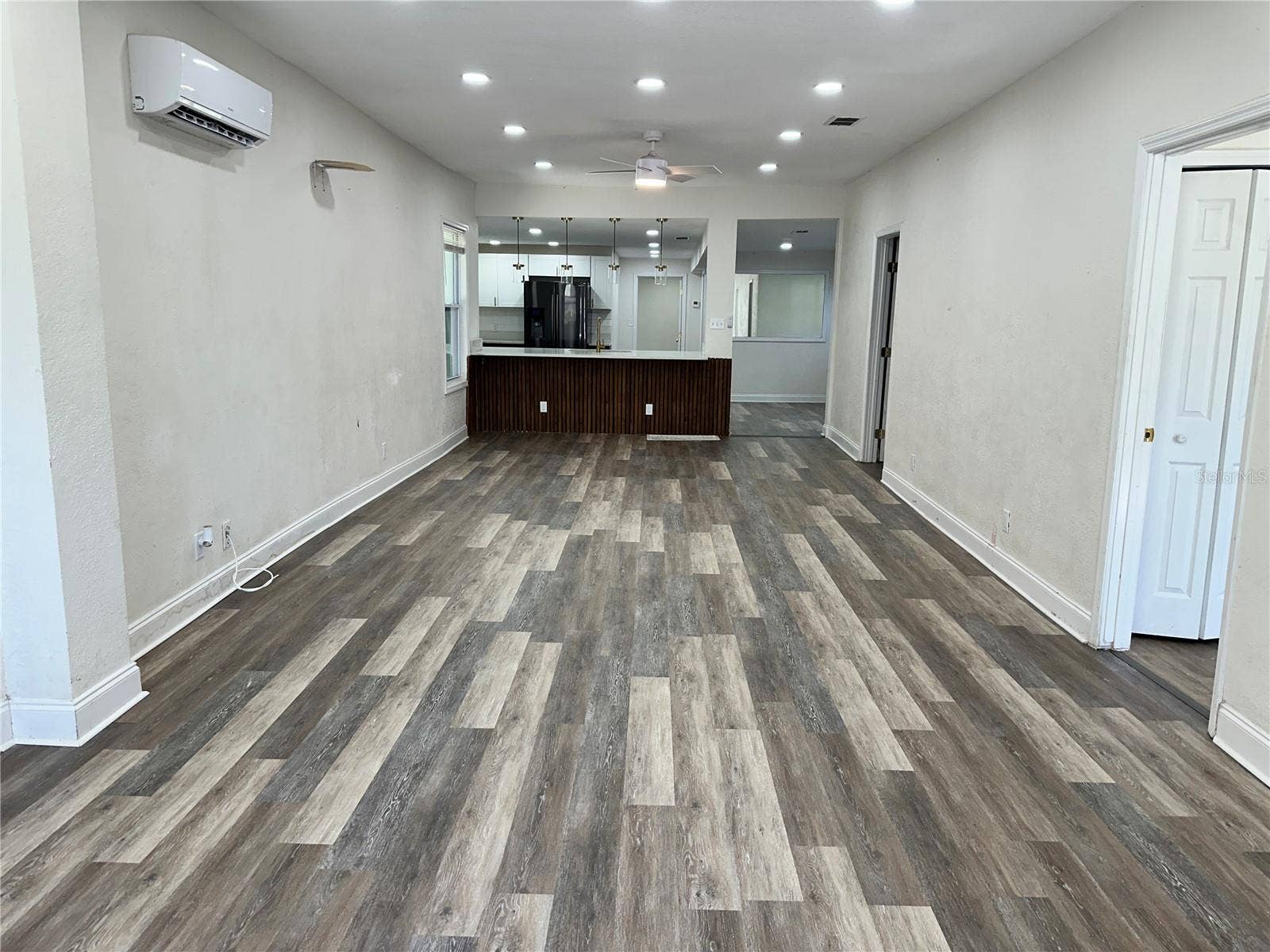 1208 BONAIRE DRIVE, Leesburg, FL 34748 Great Room / Living room