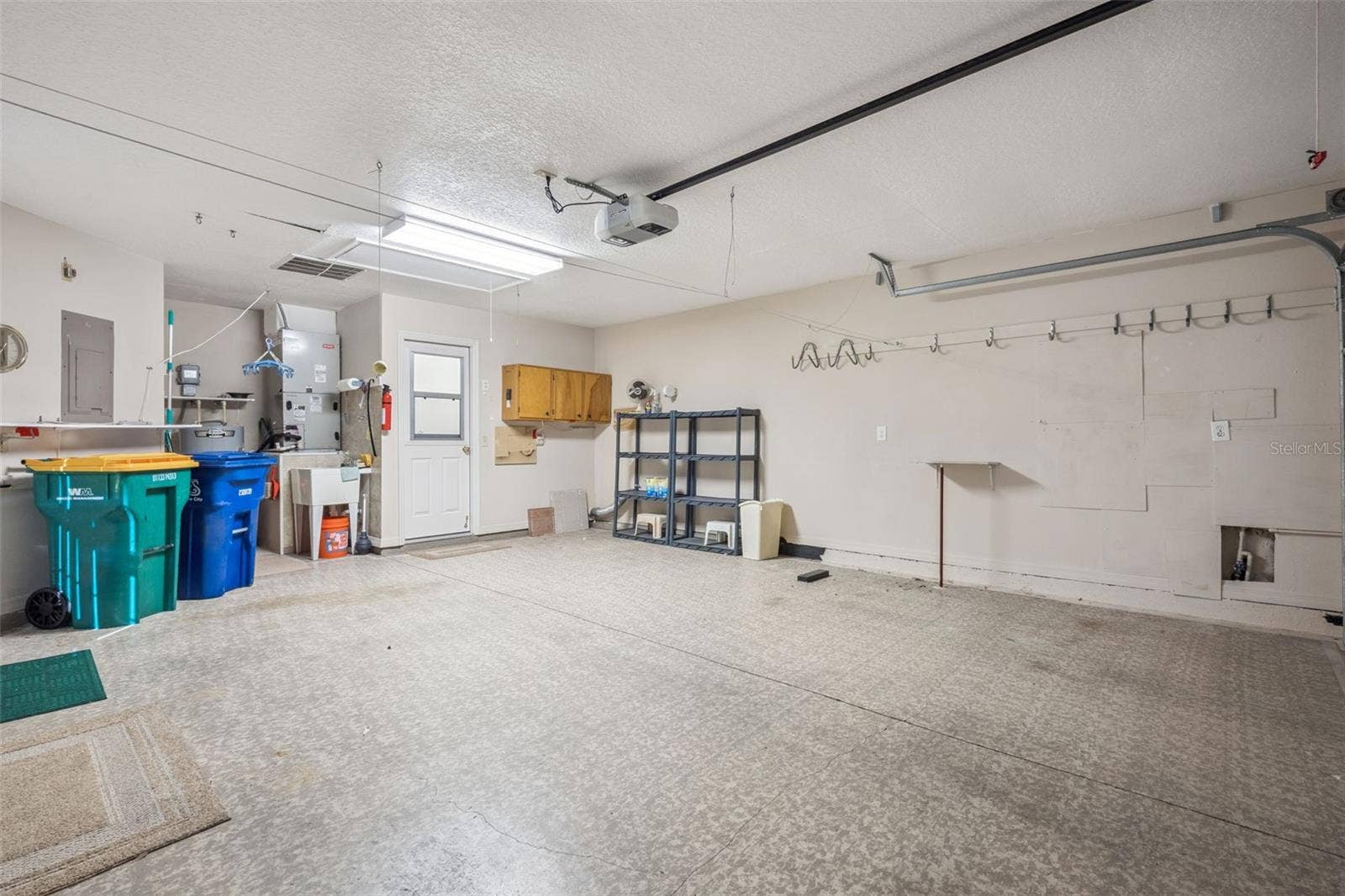 461 BAYTREE BOULEVARD, Tavares, FL 32778 Garage