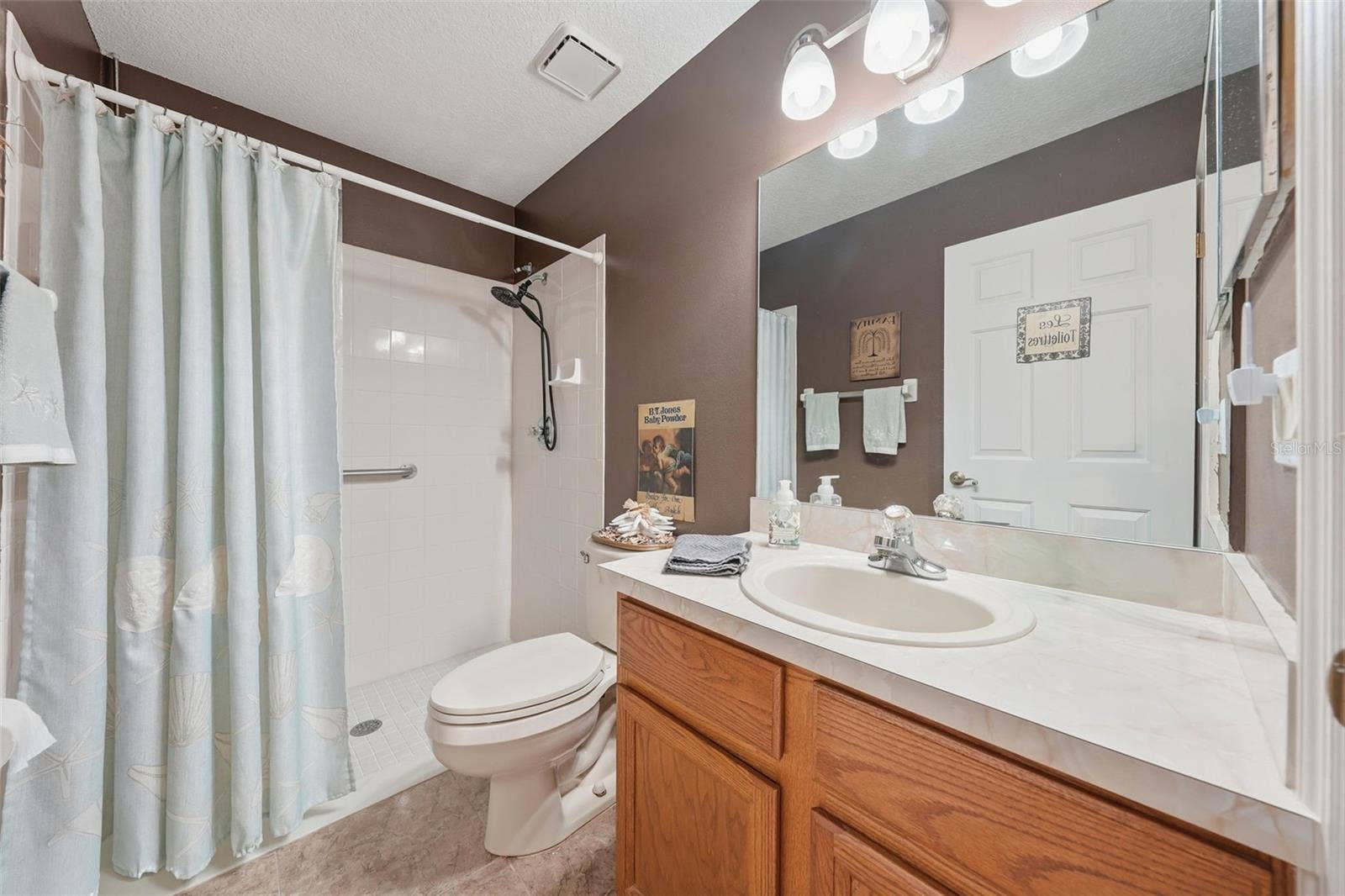 25012 CRANES ROOST CIRCLE, Leesburg, FL 34748 25012 CRANES ROOST CIRCLE, Leesburg, FL 34748
