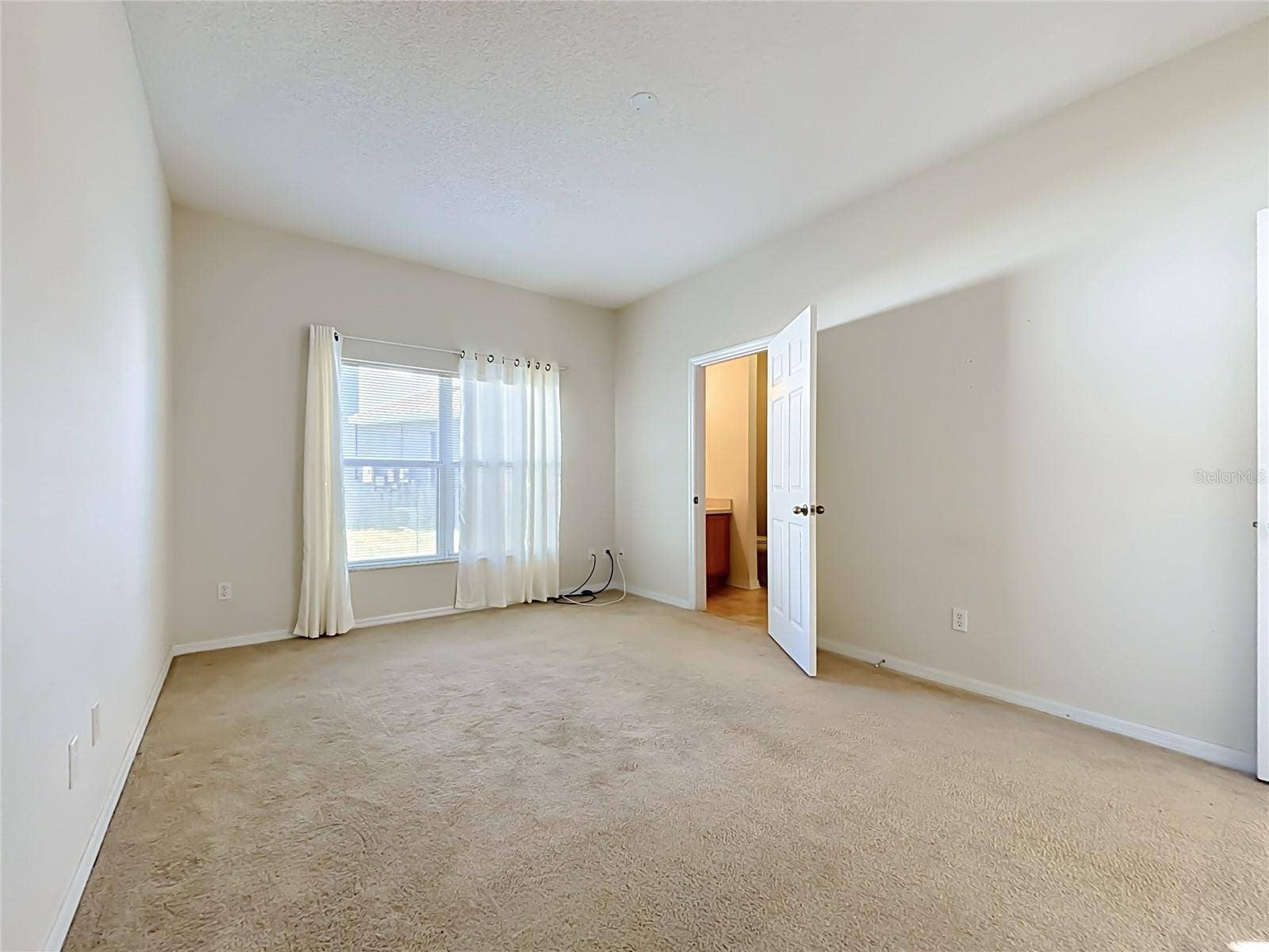 750 BLOOMINGDALE DRIVE, Davenport, FL 33897 750 BLOOMINGDALE DRIVE, Davenport, FL 33897