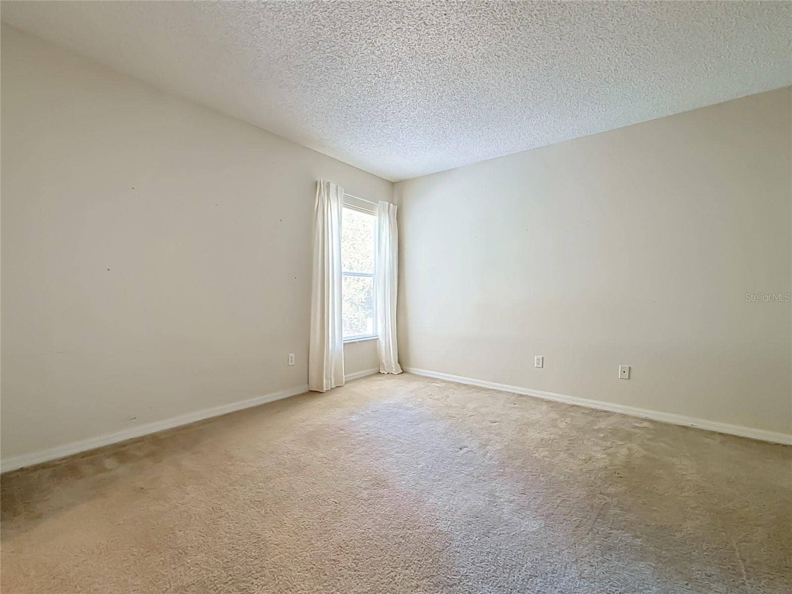 750 BLOOMINGDALE DRIVE, Davenport, FL 33897 750 BLOOMINGDALE DRIVE, Davenport, FL 33897