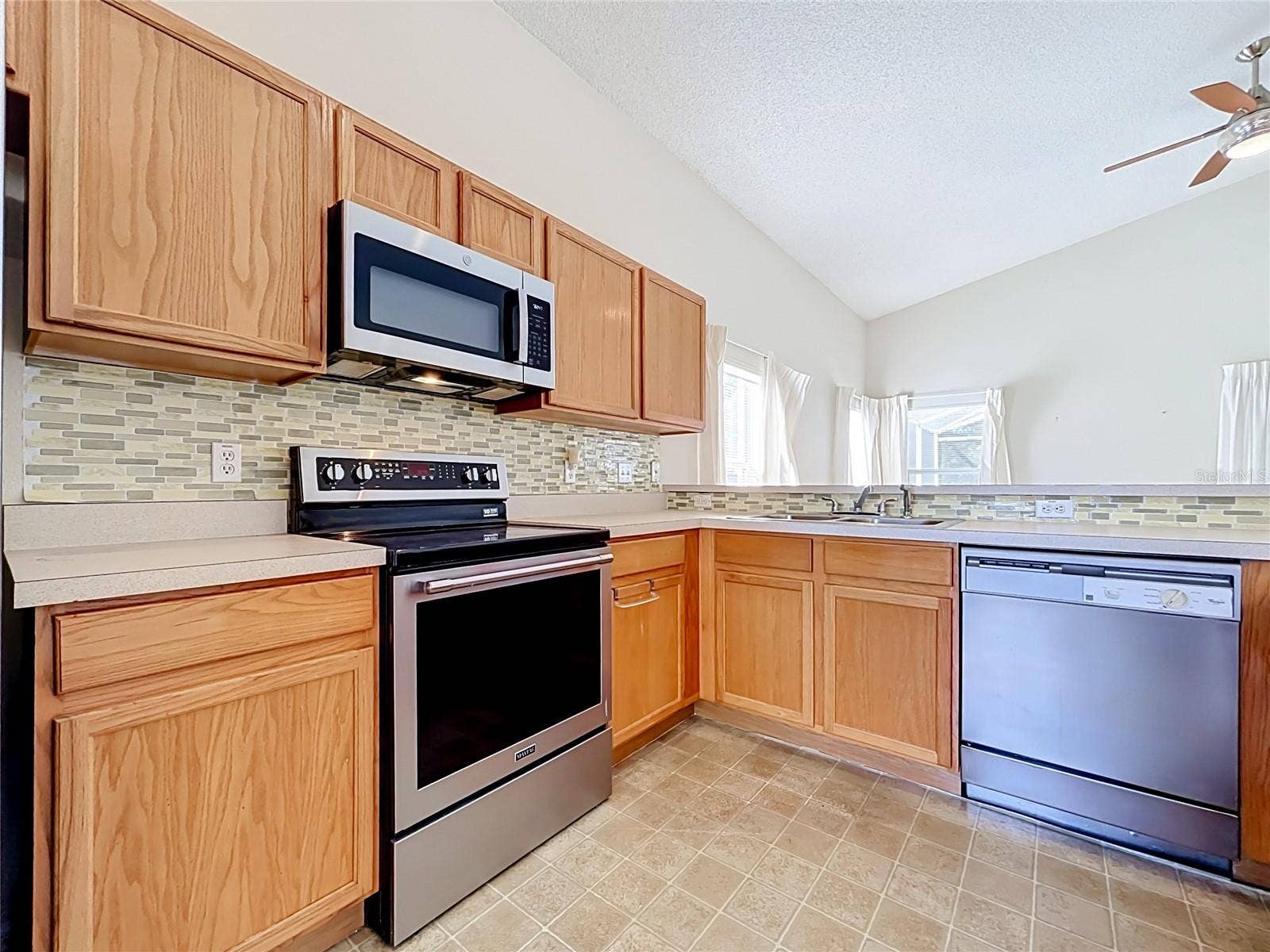 750 BLOOMINGDALE DRIVE, Davenport, FL 33897 750 BLOOMINGDALE DRIVE, Davenport, FL 33897