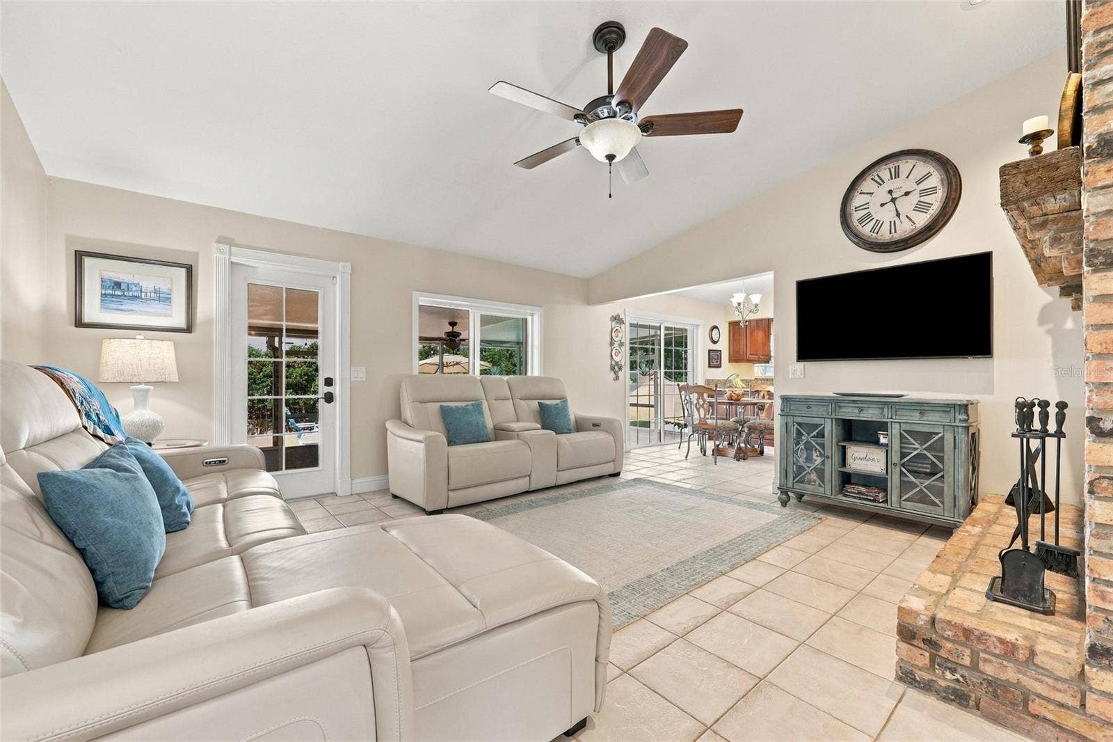 13205 MARIA AVENUE, Clermont, FL 34711 Family room & eat in kitchen area