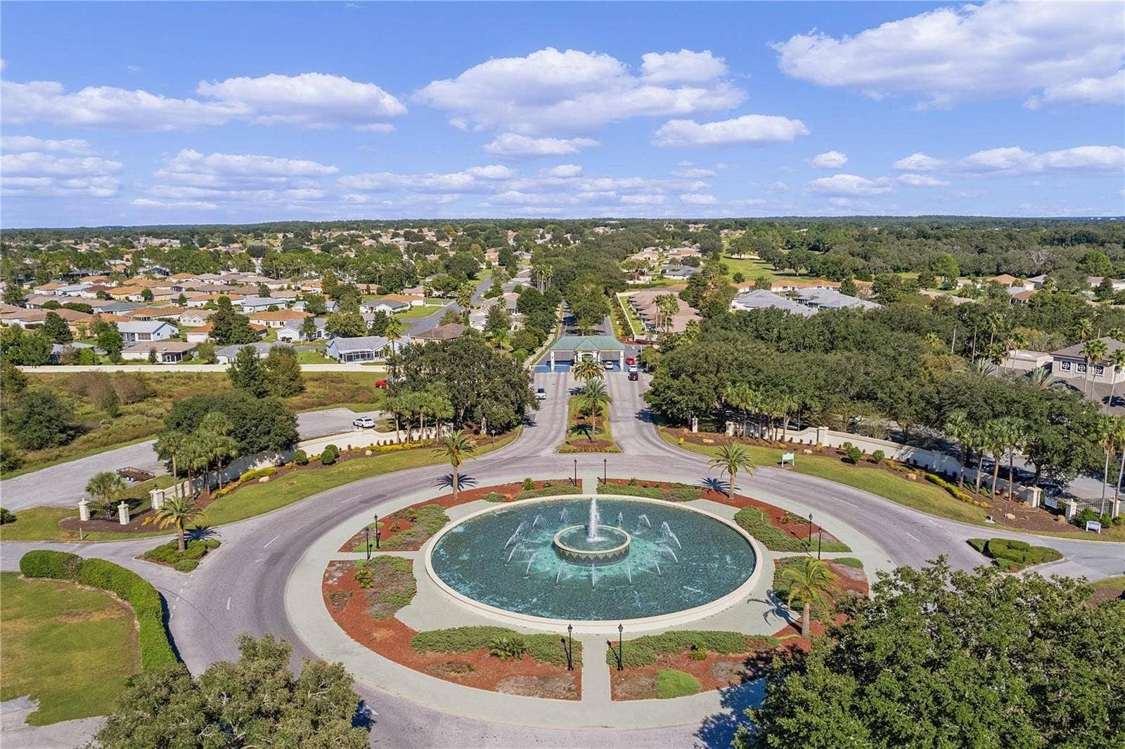 12859 SE 92ND COURT ROAD, Summerfield, FL 34491 Fountain At The Entrance