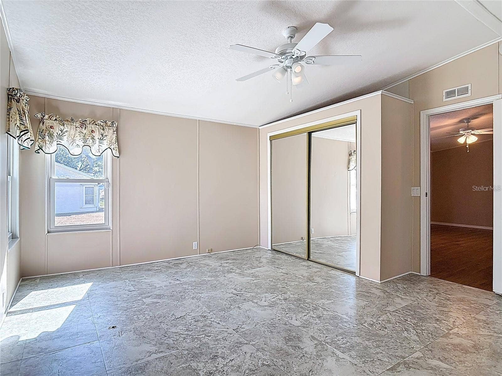 25533 BELLE HELENE, Leesburg, FL 34748 25533 BELLE HELENE, Leesburg, FL 34748
