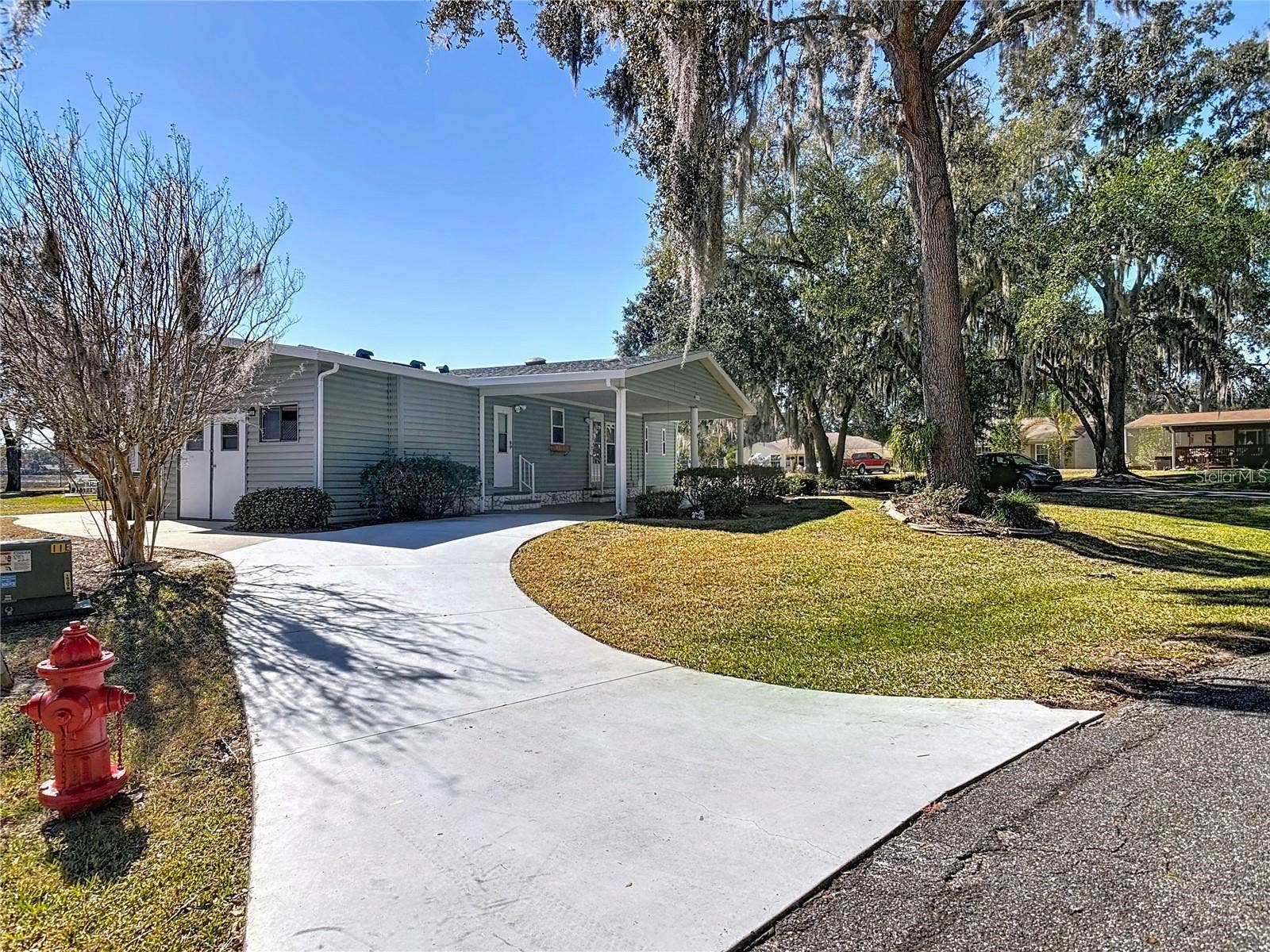 25533 BELLE HELENE, Leesburg, FL 34748 25533 BELLE HELENE, Leesburg, FL 34748