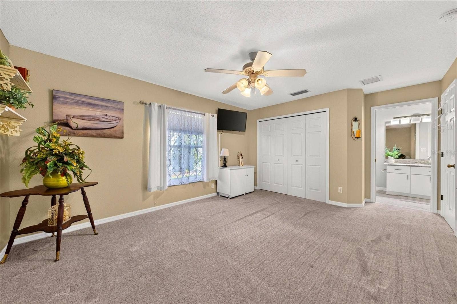 5486 BOUNTY CIRCLE, Tavares, FL 32778 5486 BOUNTY CIRCLE, Tavares, FL 32778
