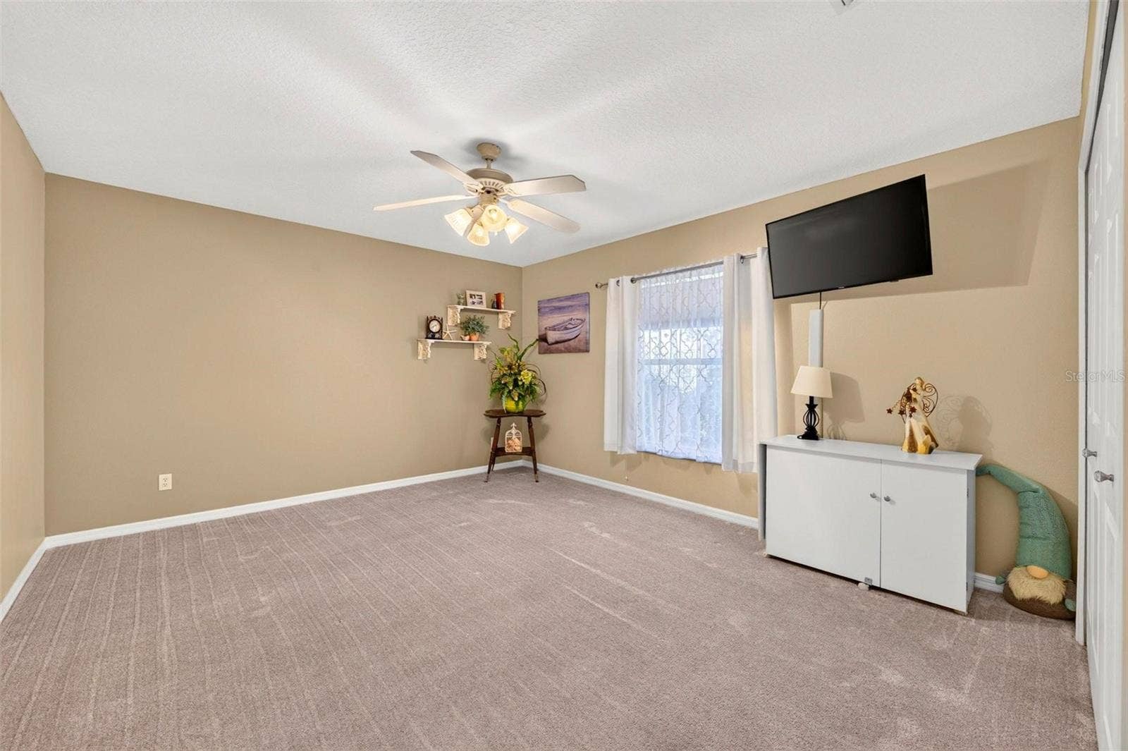 5486 BOUNTY CIRCLE, Tavares, FL 32778 5486 BOUNTY CIRCLE, Tavares, FL 32778