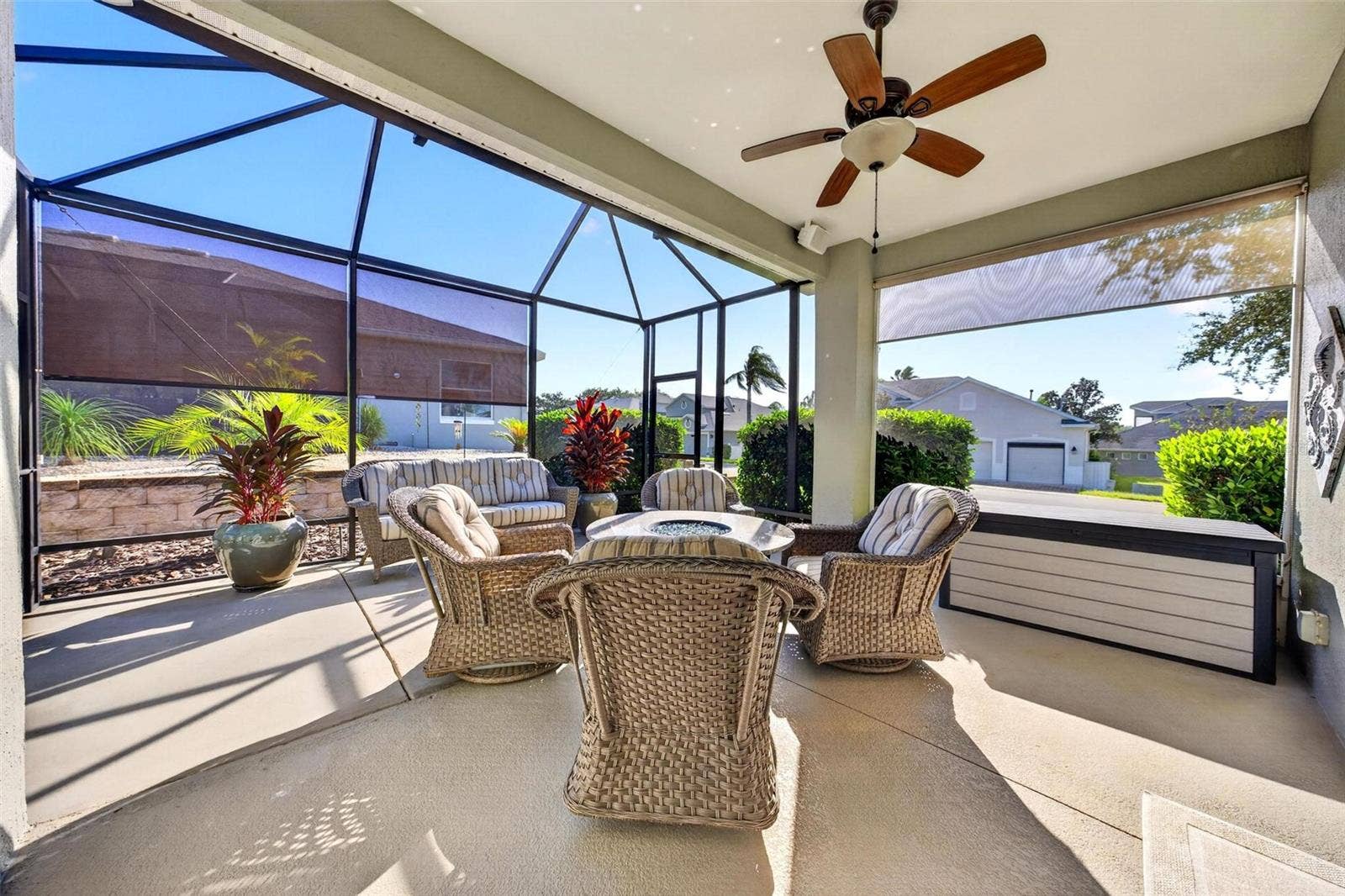5486 BOUNTY CIRCLE, Tavares, FL 32778 5486 BOUNTY CIRCLE, Tavares, FL 32778