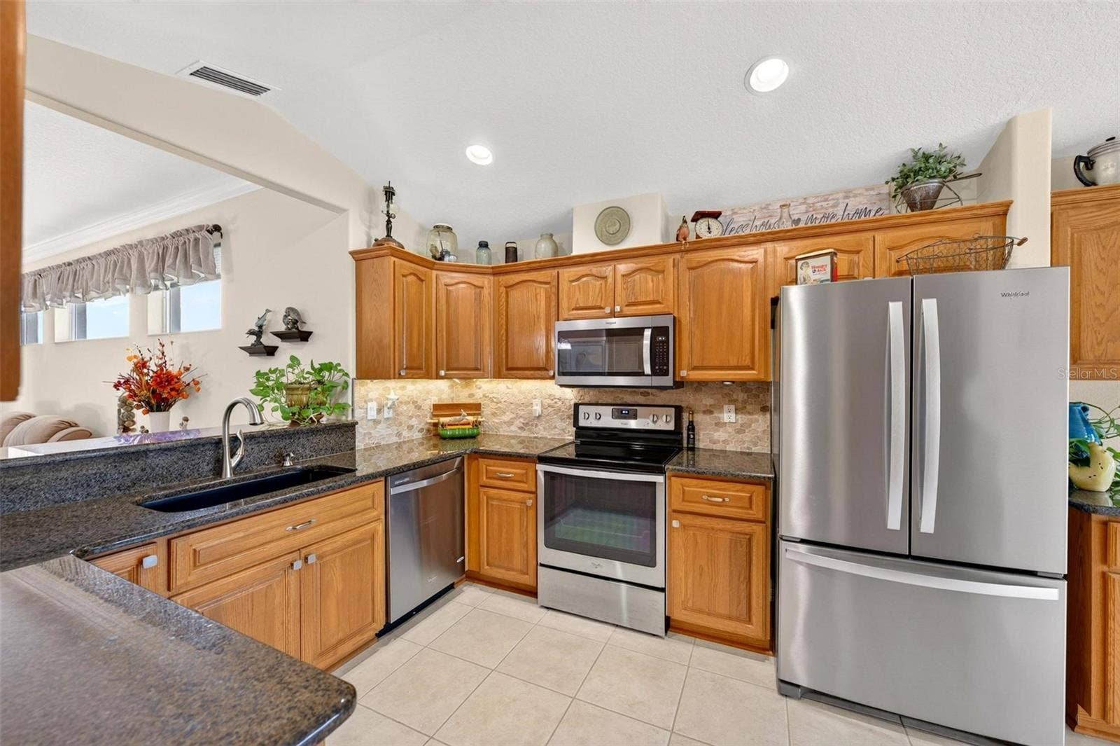 5486 BOUNTY CIRCLE, Tavares, FL 32778 5486 BOUNTY CIRCLE, Tavares, FL 32778