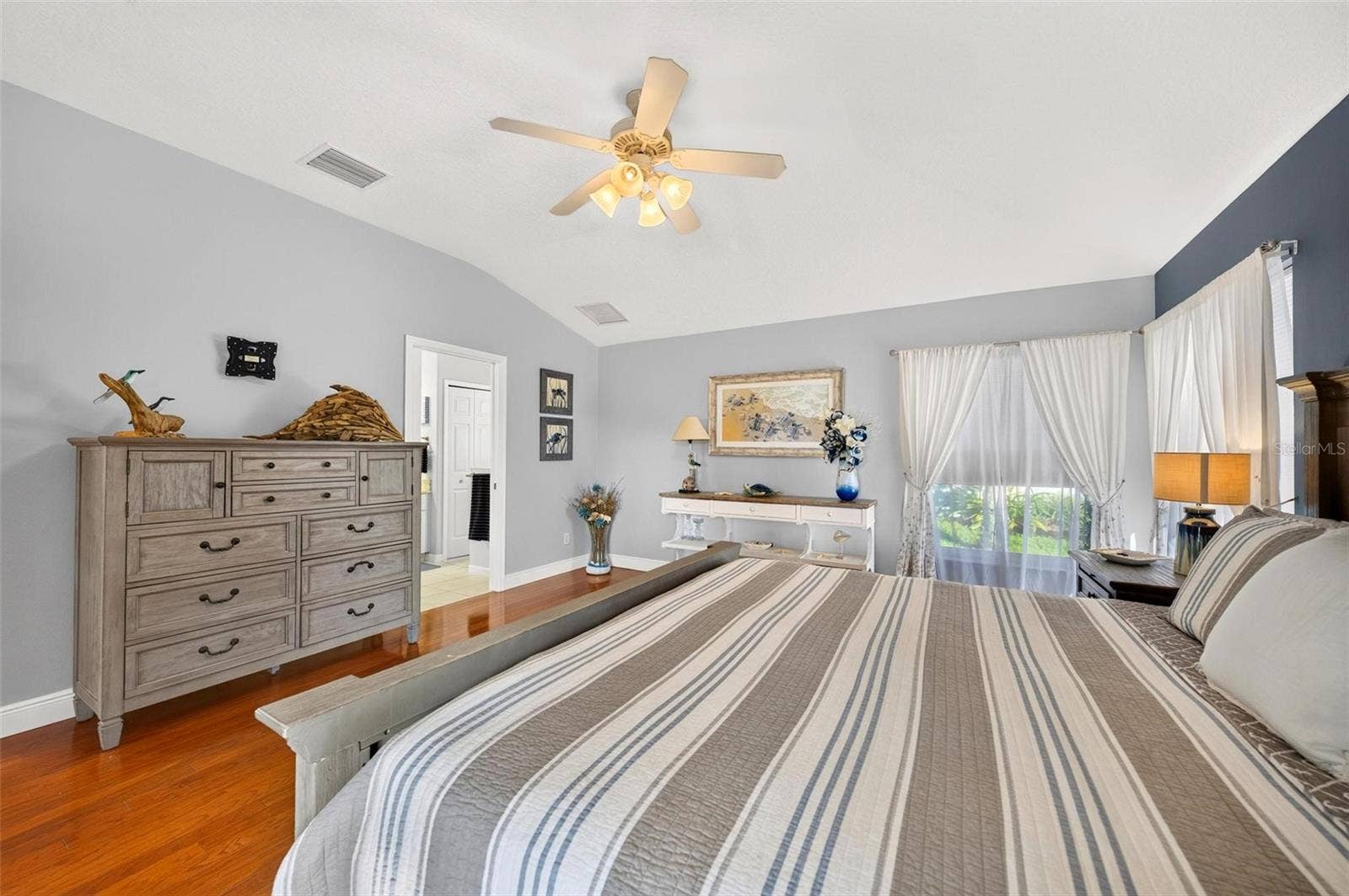5486 BOUNTY CIRCLE, Tavares, FL 32778 5486 BOUNTY CIRCLE, Tavares, FL 32778
