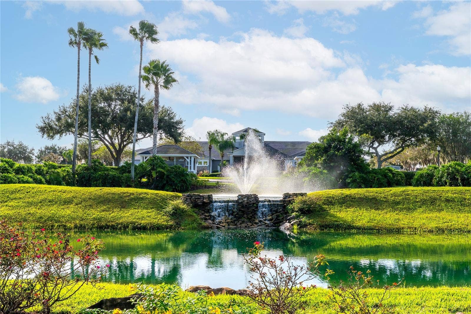 5486 BOUNTY CIRCLE, Tavares, FL 32778 5486 BOUNTY CIRCLE, Tavares, FL 32778