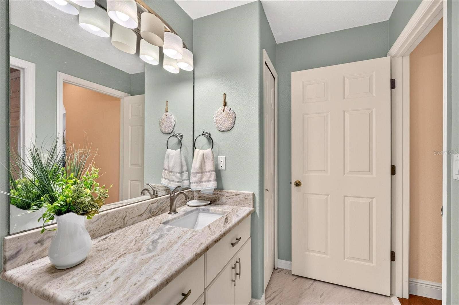 5486 BOUNTY CIRCLE, Tavares, FL 32778 5486 BOUNTY CIRCLE, Tavares, FL 32778