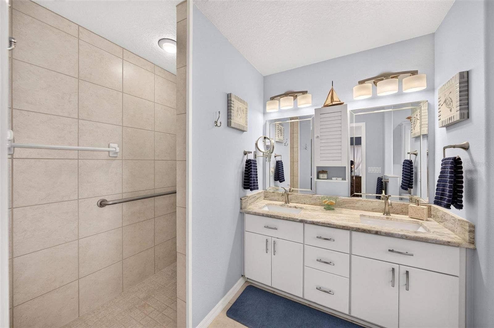 5486 BOUNTY CIRCLE, Tavares, FL 32778 5486 BOUNTY CIRCLE, Tavares, FL 32778