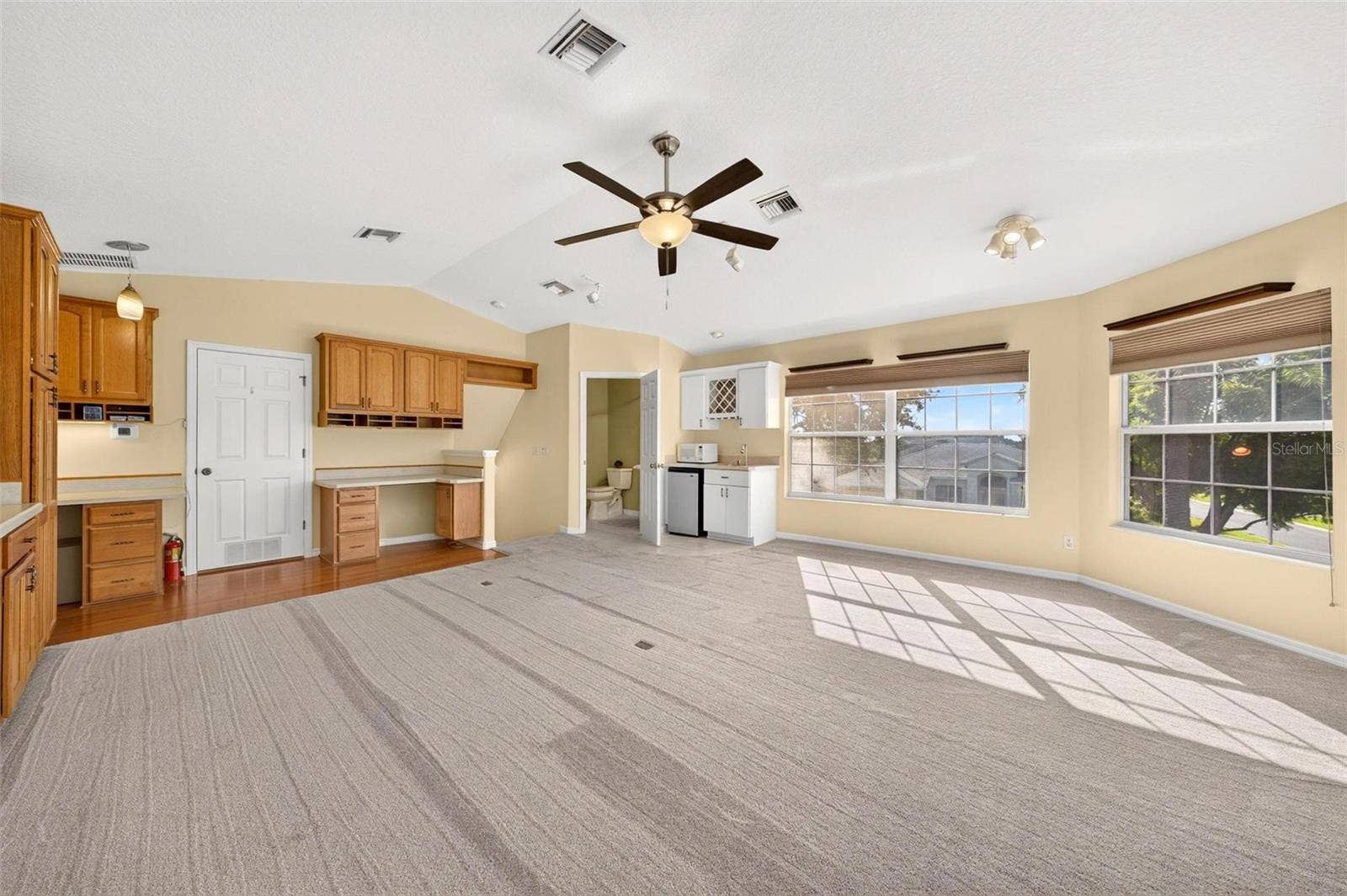 5486 BOUNTY CIRCLE, Tavares, FL 32778 5486 BOUNTY CIRCLE, Tavares, FL 32778