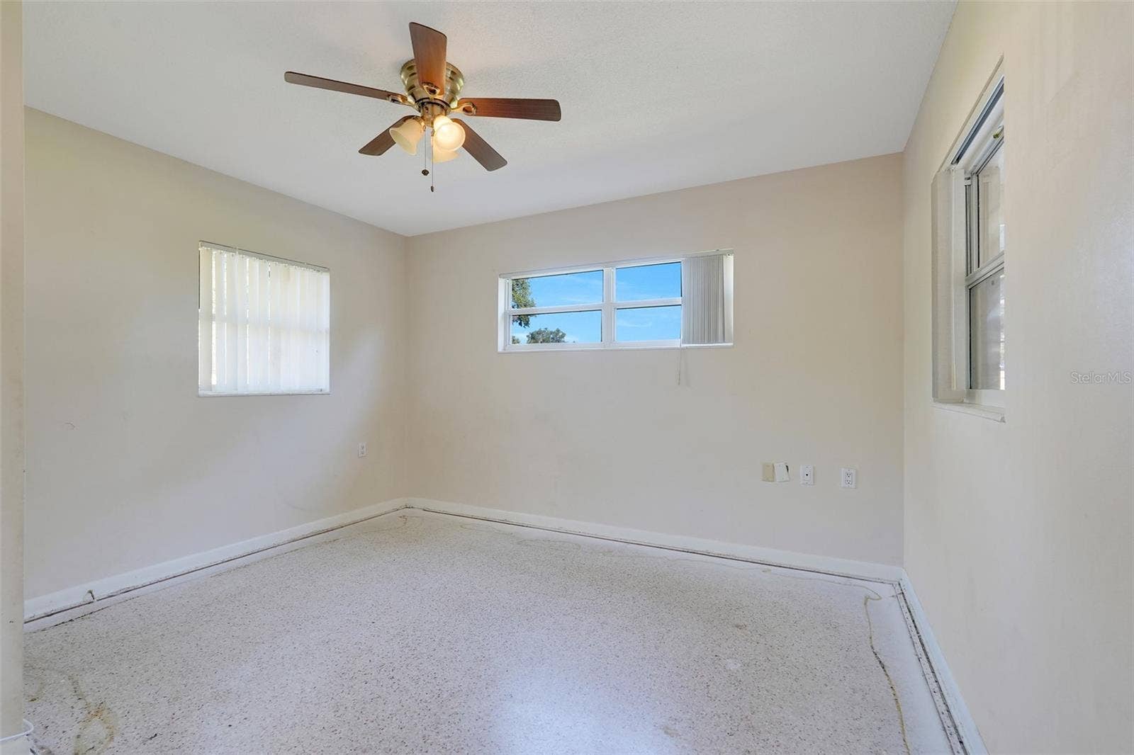 990 LINDEN STREET, Clermont, FL 34711 990 LINDEN STREET, Clermont, FL 34711