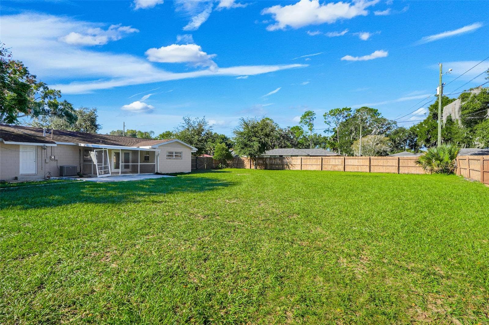 990 LINDEN STREET, Clermont, FL 34711 990 LINDEN STREET, Clermont, FL 34711