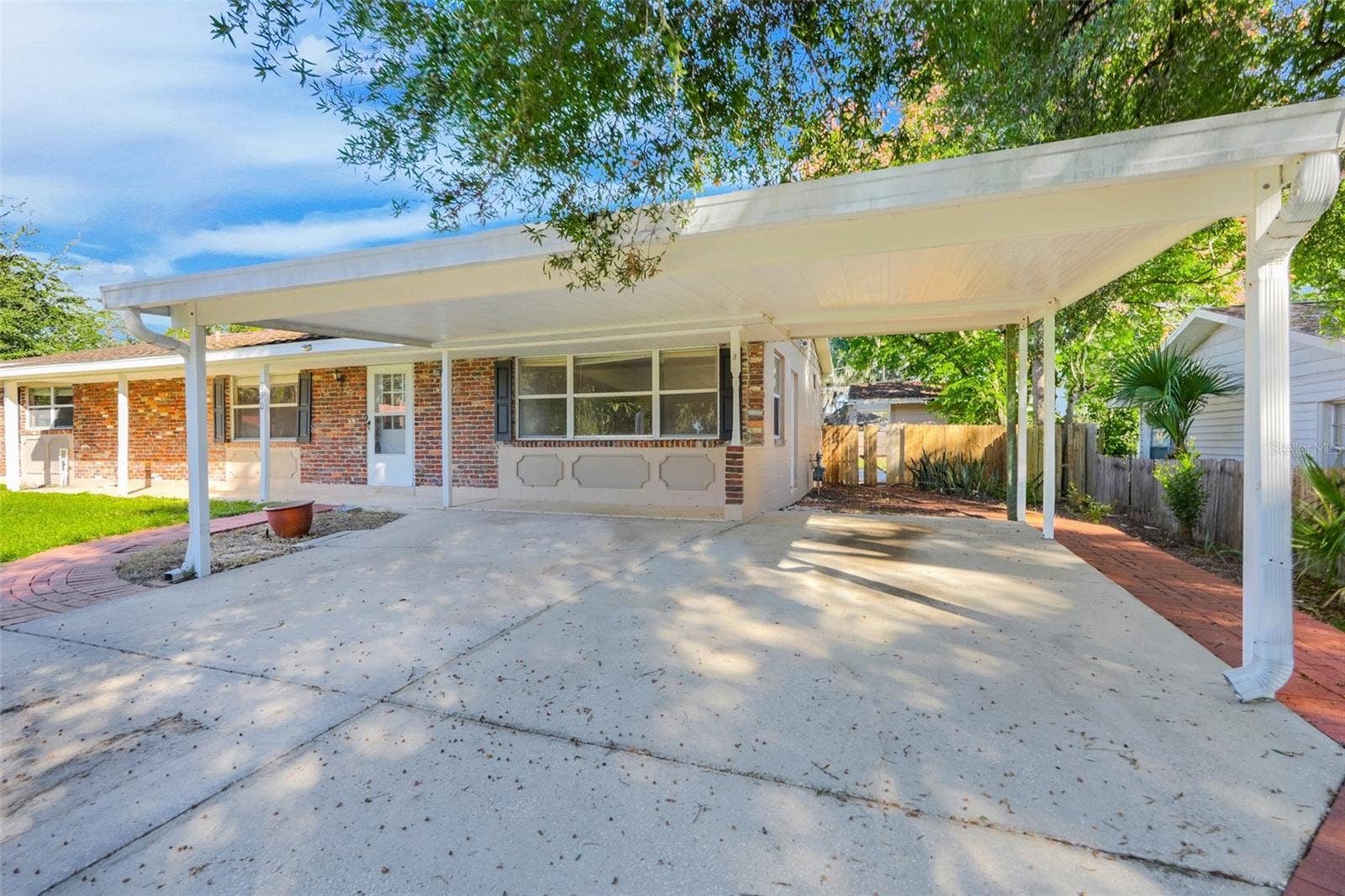 990 LINDEN STREET, Clermont, FL 34711 990 LINDEN STREET, Clermont, FL 34711