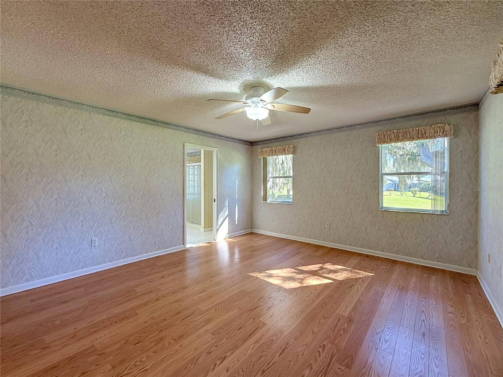 1428 NEW ABBEY AVENUE, Leesburg, FL 34788 1428 NEW ABBEY AVENUE, Leesburg, FL 34788