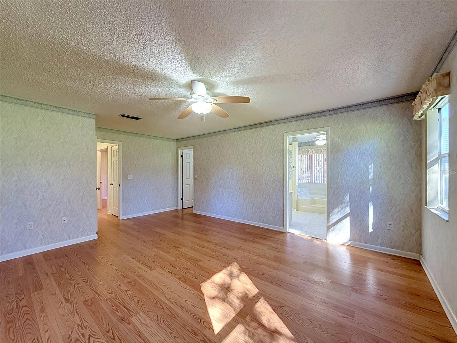 1428 NEW ABBEY AVENUE, Leesburg, FL 34788 1428 NEW ABBEY AVENUE, Leesburg, FL 34788