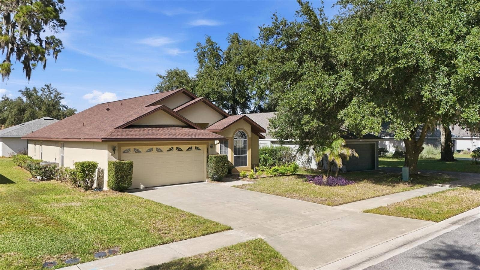 941 VINDALE ROAD, Tavares, FL 32778
