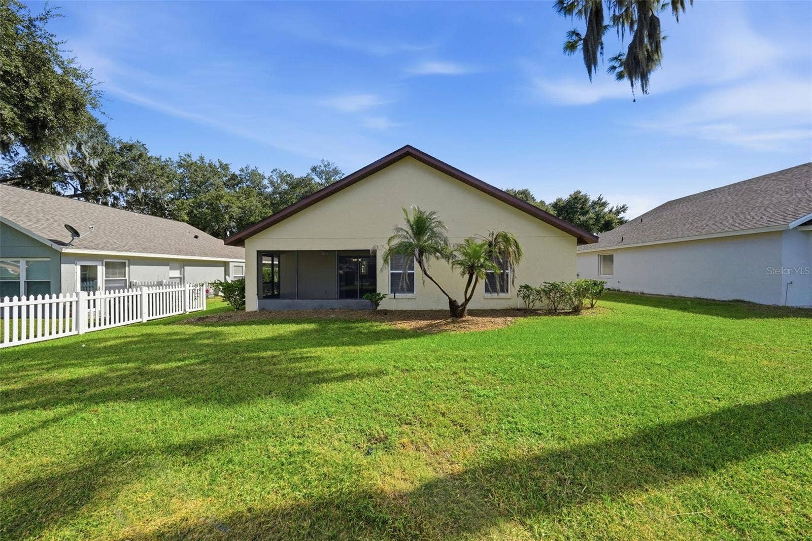 941 VINDALE ROAD, Tavares, FL 32778