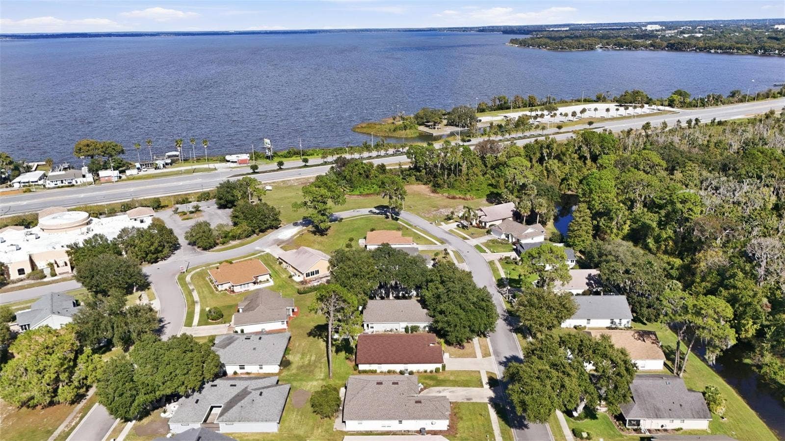 941 VINDALE ROAD, Tavares, FL 32778
