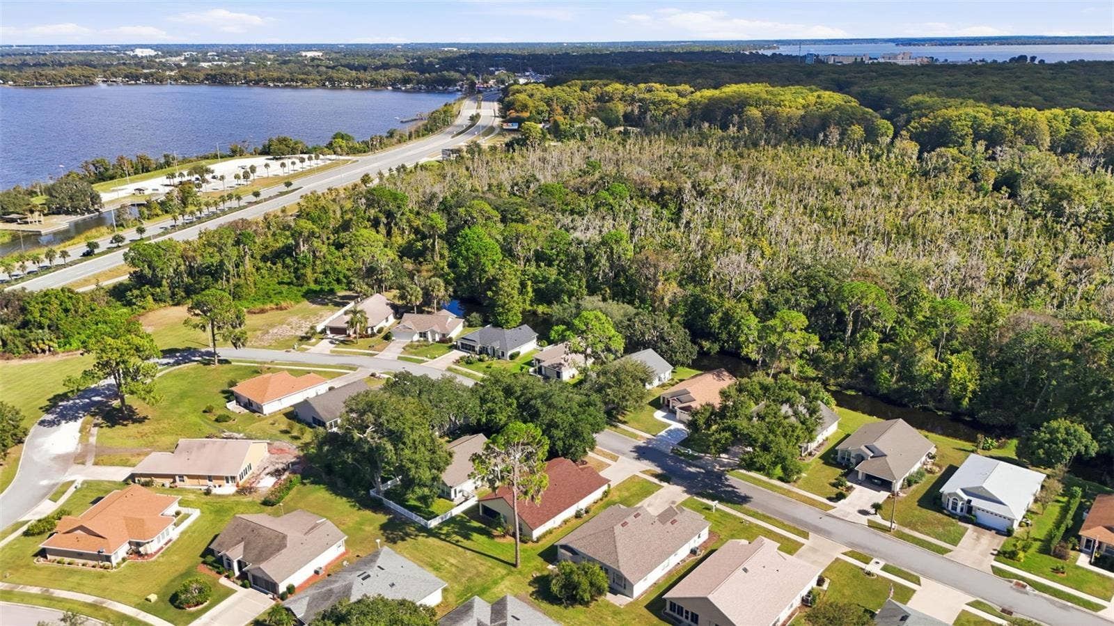 941 VINDALE ROAD, Tavares, FL 32778