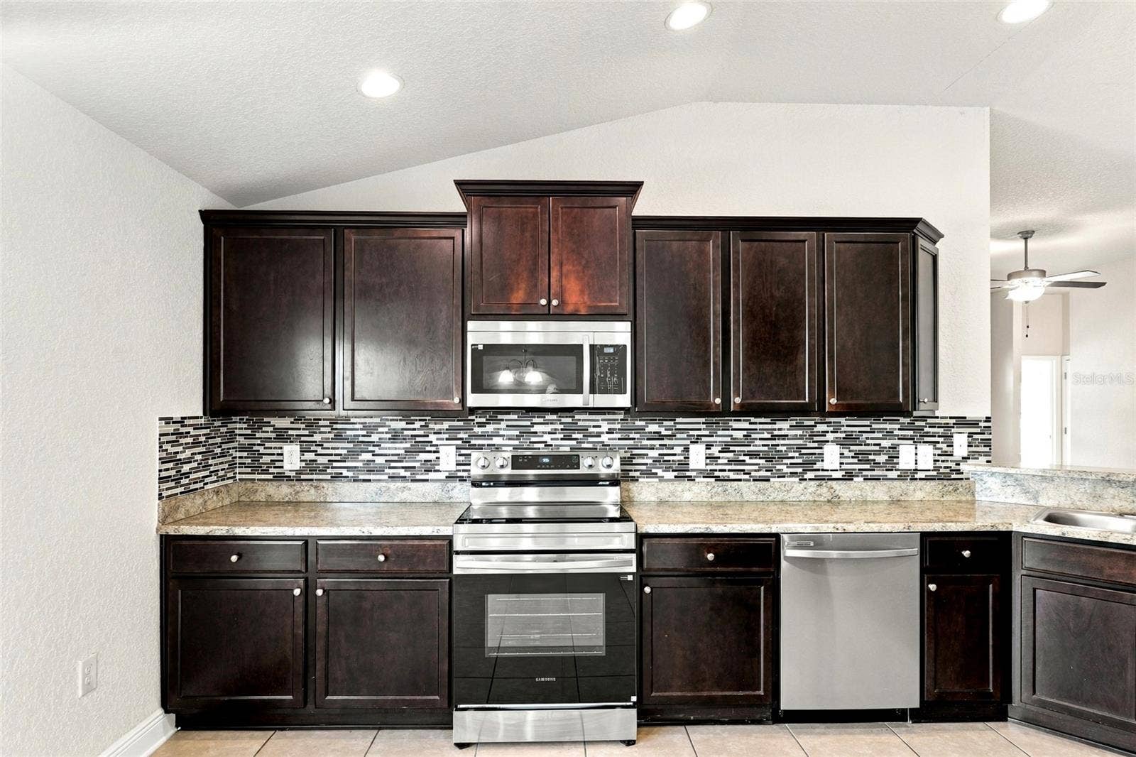 3 DIAMOND COVE COURT, Ocala, FL 34472 3 DIAMOND COVE COURT, Ocala, FL 34472