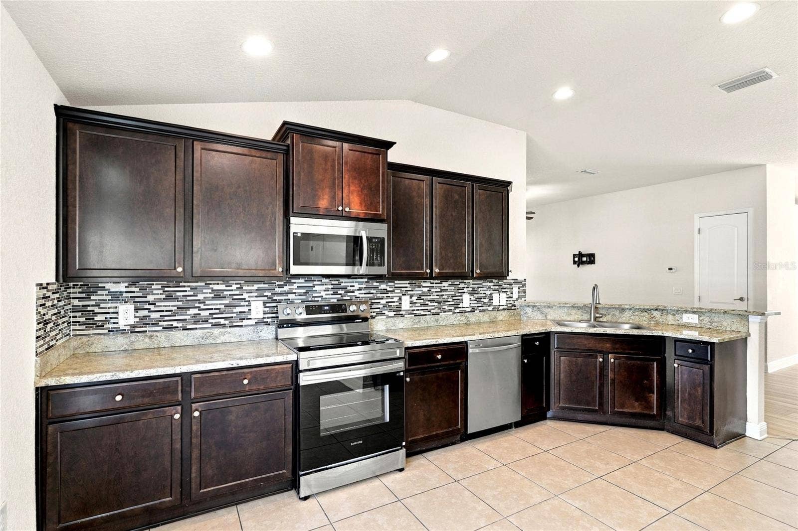 3 DIAMOND COVE COURT, Ocala, FL 34472 3 DIAMOND COVE COURT, Ocala, FL 34472