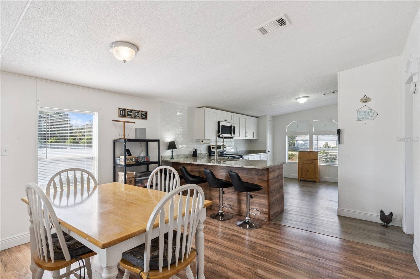 Dining/Kitchen